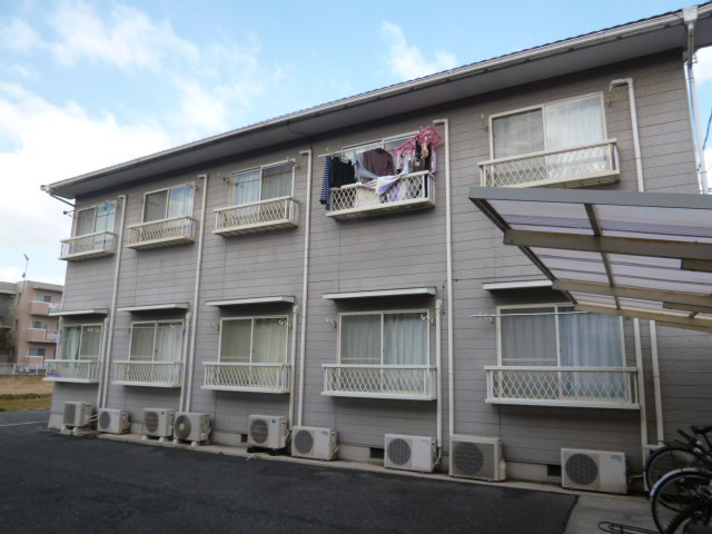 倉敷市徳芳のアパートの外観