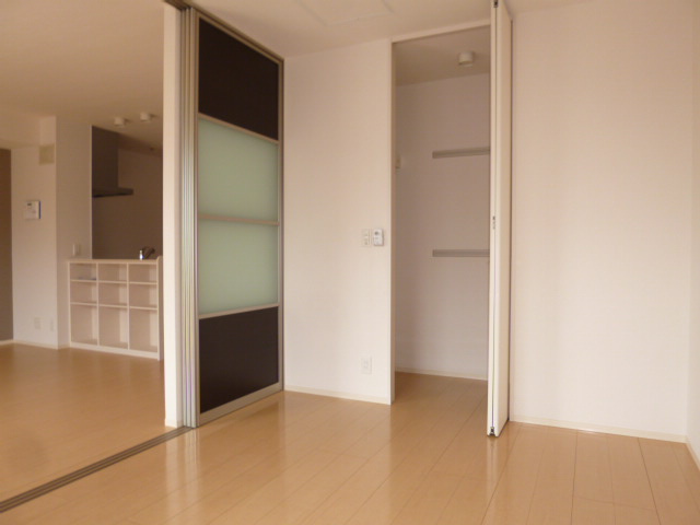 Ｄ－ｒｏｏｍ・ＳＷの洋室