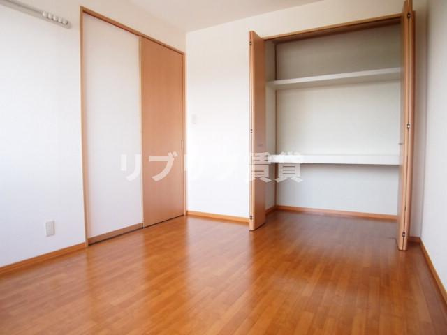 ＩＳ・若葉Ａの洋室