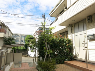 【その他共用部分】 | 建物までのアプローチも素敵です。