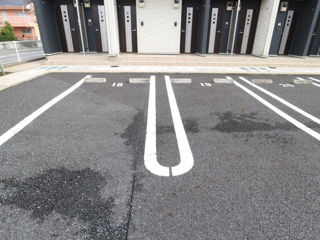 シャン・ド・フルール3の駐車場