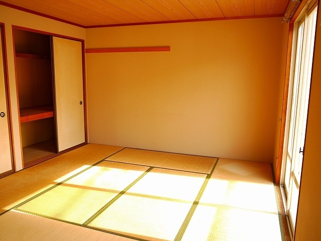 ガーデンヒルズ高の原　8棟の和室