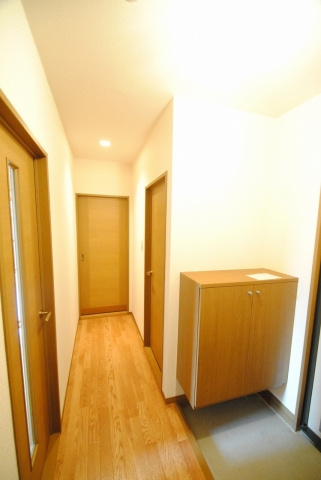 ジュネス御井の玄関