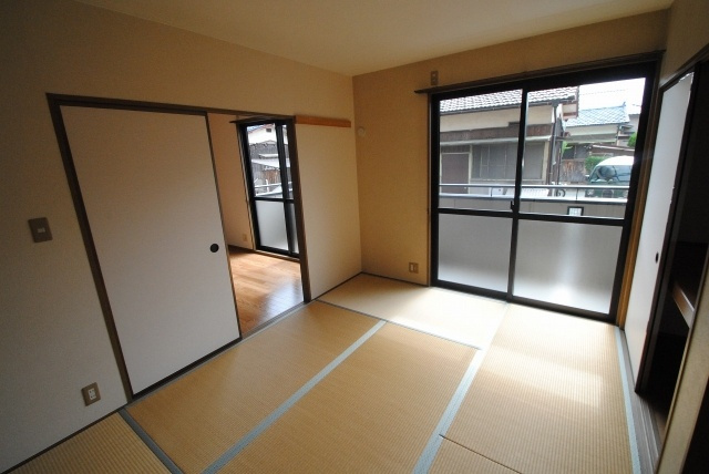 ジュネス御井の和室