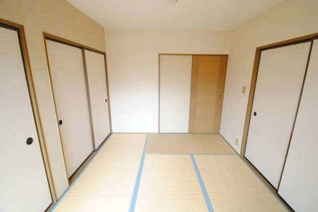 ジュネス御井の和室