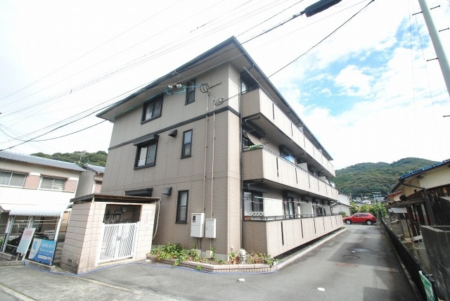 ジュネス御井の外観