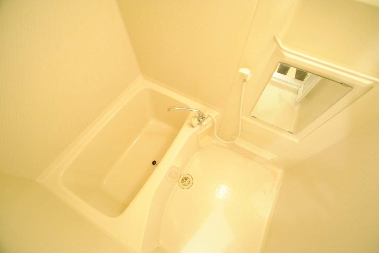 ジュネス御井の浴室