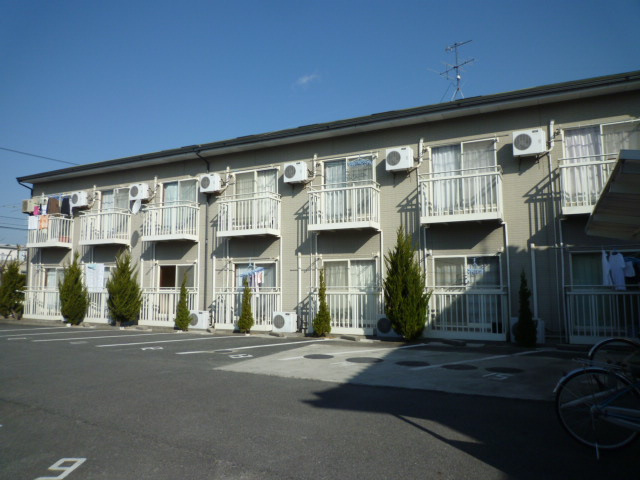 岡山市北区小山のアパートの外観