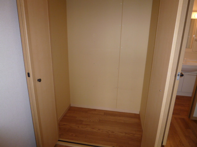 グランソレイユ　Ｃの収納