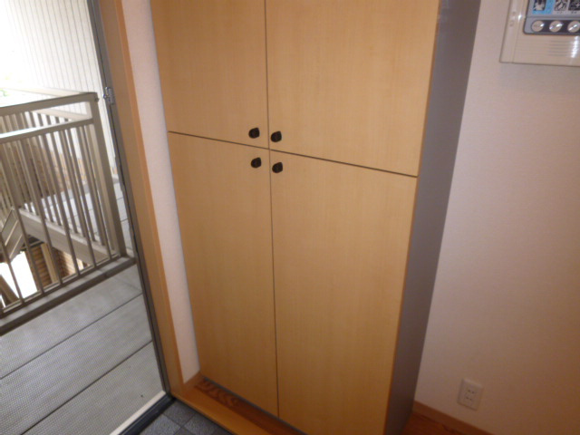 グランソレイユ　Ｃの玄関|シューズボックス