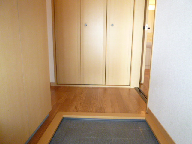 グランソレイユ　Ｃの玄関