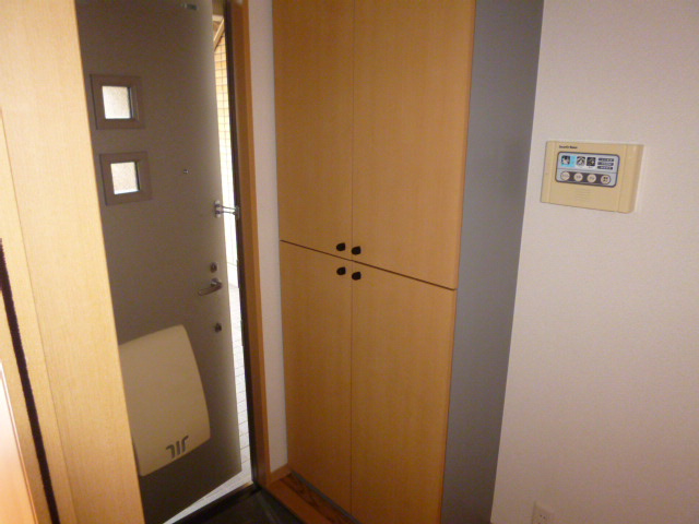 グランソレイユ　Ｃの玄関