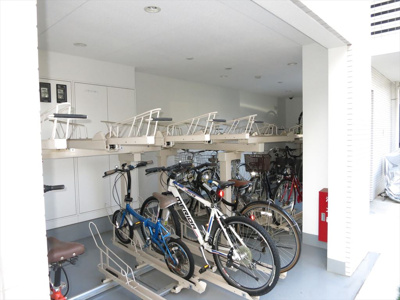 【その他共用部分】 | ステージグランデ世田谷上野毛アジールコート | 駐輪場、屋根付きです！