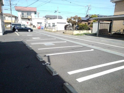 【駐車場】 | ゼファーＢ