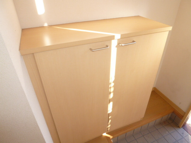 フォンティーヌＣの玄関|シューズボックス