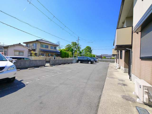 ファミールスギモトⅡの駐車場|駐車場です