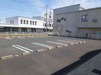 【駐車場】