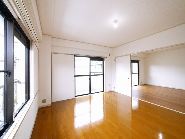 メゾンフルールの洋室