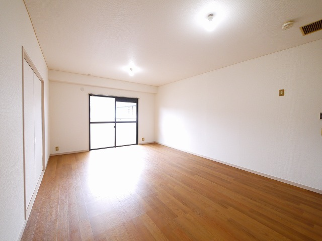 メゾンフルールの居間・リビング