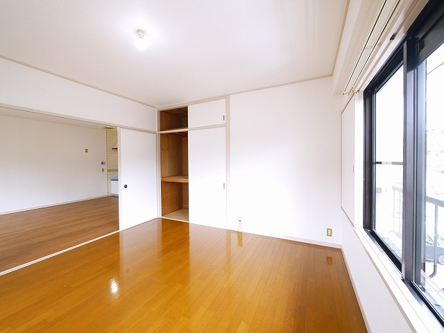 メゾンフルールの洋室