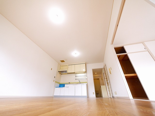 メゾンフルールの居間・リビング