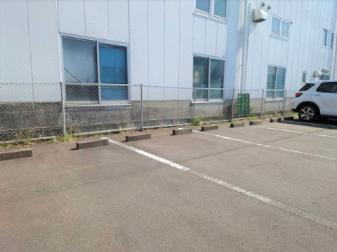 マンションemotionの駐車場