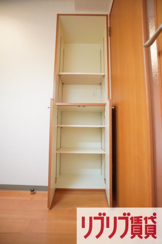 Ｂｉｚ ＳＴＡＹ 千葉・蘇我の収納|キッチン裏側にもレンジ台と収納