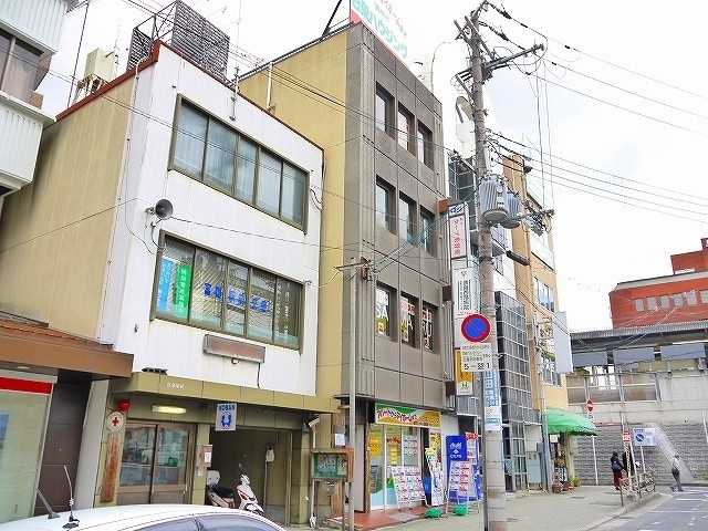 中本ビルの外観