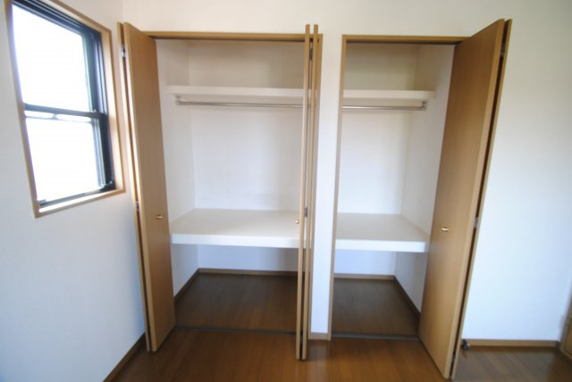 サンライズ高野内の収納