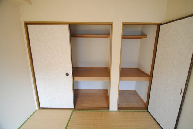 サンライズ高野内の収納