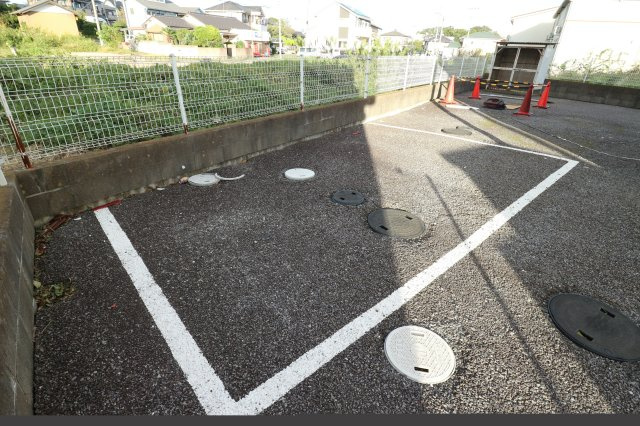 コーポのぐちの駐車場