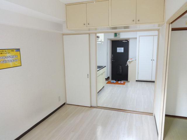 ドミプレリュード久米川の洋室