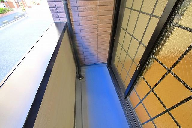 阪奈コーポのバルコニー|暖かな日差しのふりそそぐバルコニー