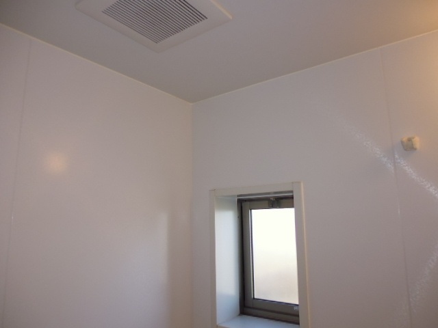 ラ・パルテール中畝の浴室|風呂窓・換気扇