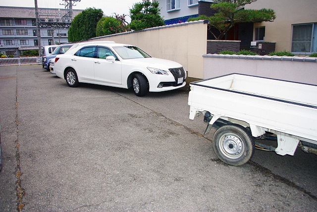 東田店舗の駐車場