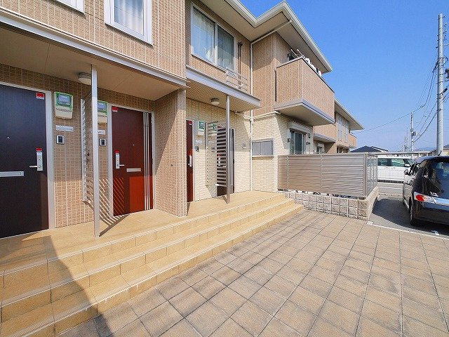 Fiore城山台　Westのエントランス|エントランスです