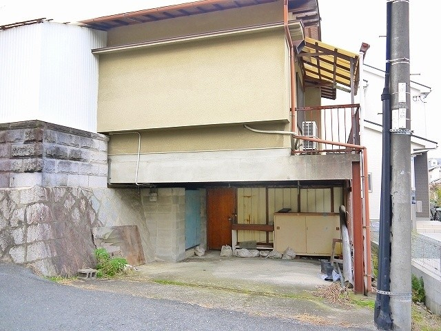 赤田町店舗の駐車場