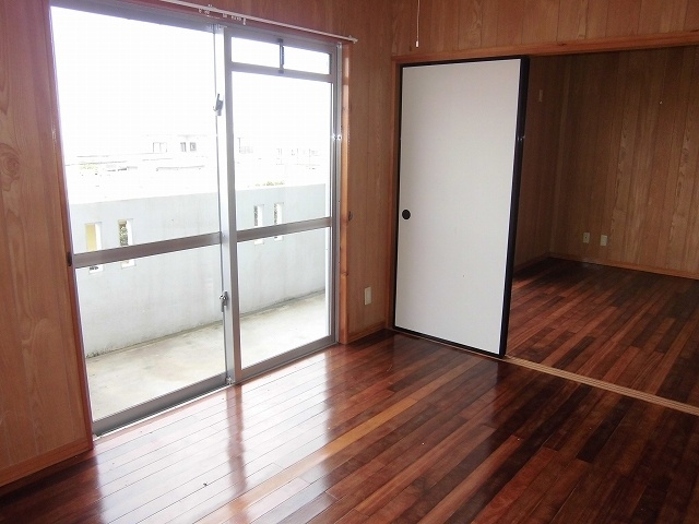 東宝ビル１１の内装