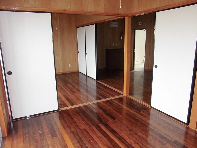 東宝ビル１１の内装