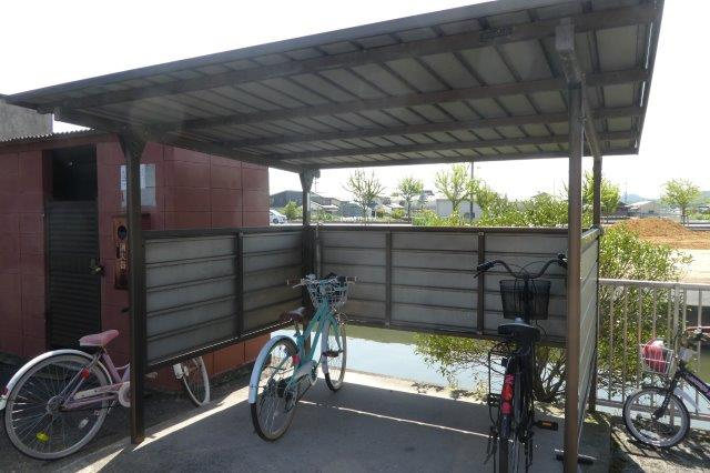 倉敷市中庄のアパートのその他共用部分|自転車置き場