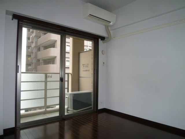 アイ・セレブ薬院の洋室|アイ・セレブ薬院 (2K) 洋室
写真は同タイプのお部屋です。