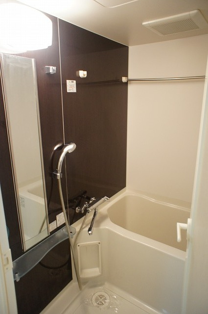 アイ・セレブ薬院の浴室|アイ・セレブ薬院 (2K) 風呂
写真は同タイプのお部屋です。