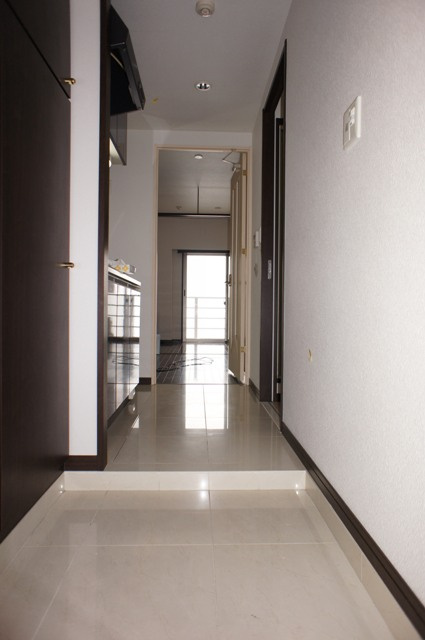 アイ・セレブ薬院の玄関|アイ・セレブ薬院 (2K) 玄関
写真は同タイプのお部屋です。