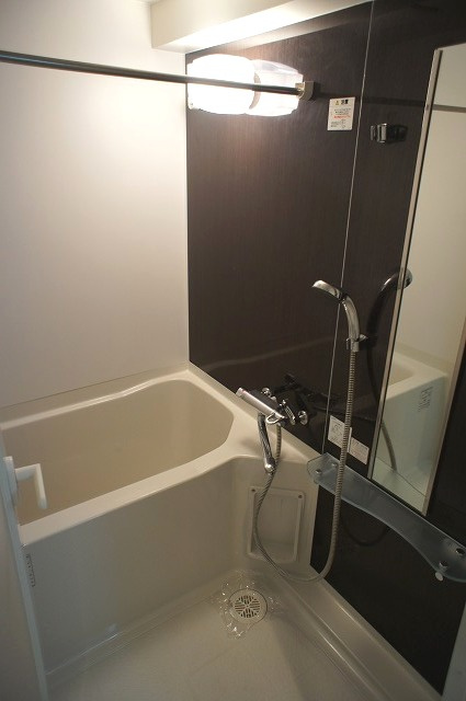 アイ・セレブ薬院の浴室|アイ・セレブ薬院 (2K) 風呂
写真は同タイプのお部屋です。