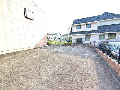 ローズマリーの駐車場|駐車場完備です