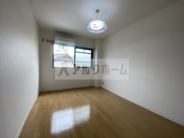 コンフォート本町の居間・リビング|コンフォート本町　洋室