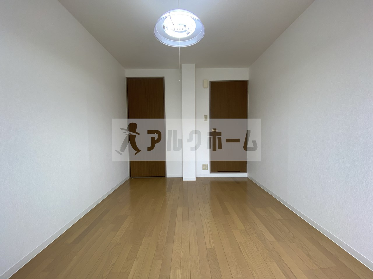 コンフォート本町の居間・リビング|コンフォート本町　洋室