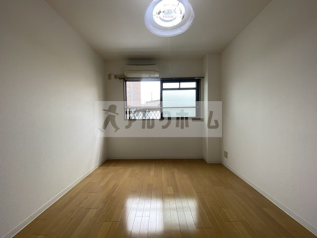 コンフォート本町の居間・リビング|コンフォート本町　洋室