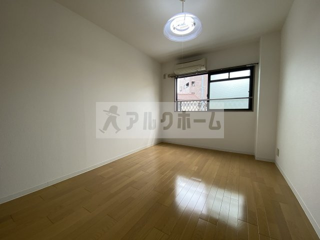 コンフォート本町の居間・リビング|コンフォート本町　洋室