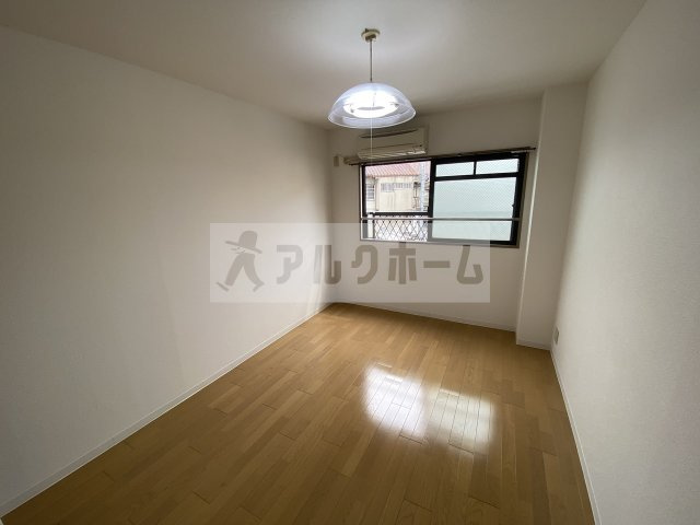 コンフォート本町の居間・リビング|コンフォート本町　洋室